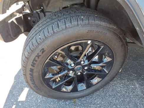 Used 2025 Jeep Wrangler Unlimited Sahara AWD/4WD image 26
