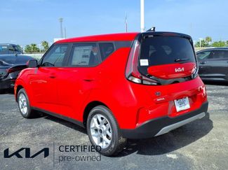 Certified 2025 Kia Soul LX w/ LX Technology Package video 2