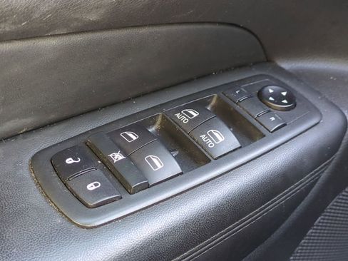 Used 2021 Jeep Grand Cherokee Laredo image 23