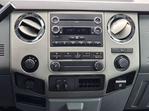 Used 2013 Ford F250 XLT AWD/4WD image 13
