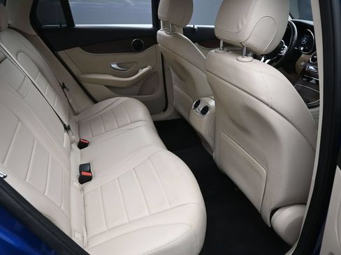 Used 2022 Mercedes-Benz GLC 300 w/ Premium Package Lite image 29