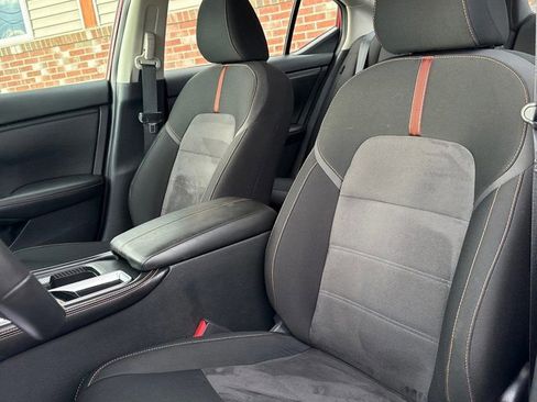 Used 2022 Nissan Sentra SR w/ Electronics Package image 7