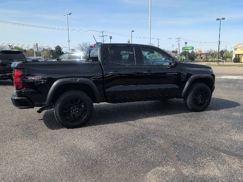 Used 2024 Chevrolet Colorado Trail Boss w/ Advanced Trailering Package AWD/4WD image 9