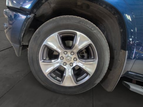 Used 2019 RAM 1500 Laramie AWD/4WD image 14