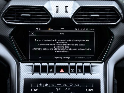 Used 2023 Lamborghini Urus Performante image 40