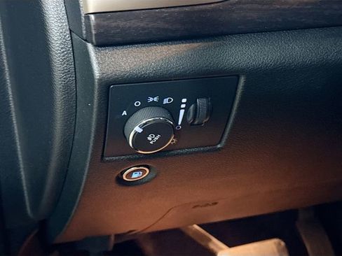 Used 2015 Jeep Grand Cherokee Altitude image 11