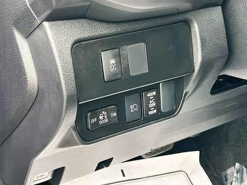 Used 2022 Toyota Tacoma TRD Off-Road image 10