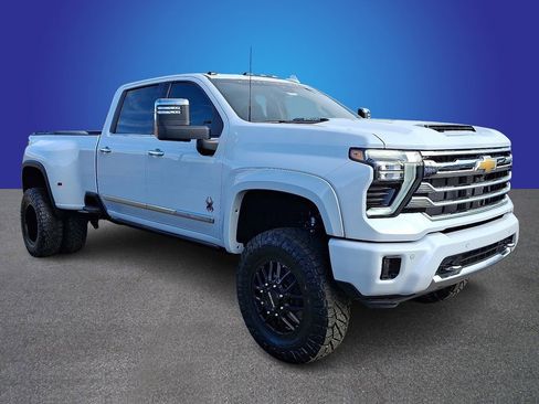New 2026 Chevrolet Silverado 3500 High Country w/ High Country Premium Package AWD/4WD image 2