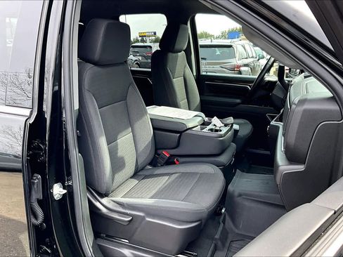 Used 2025 GMC Sierra 2500 SLE w/ SLE Value Package; image 8