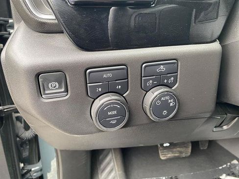 Used 2025 Chevrolet Silverado 1500 LT AWD/4WD image 40