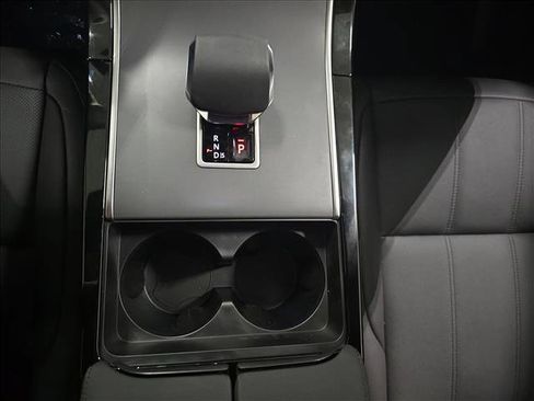 Used 2026 Land Rover Range Rover Evoque S image 25