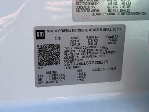 Used 2024 GMC Sierra 1500 AT4 w/ Technology Package AWD/4WD image 29