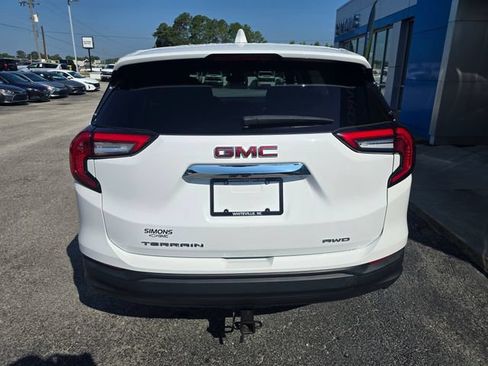 Used 2023 GMC Terrain SLE w/ LPO, Floor Liner Package AWD/4WD image 4