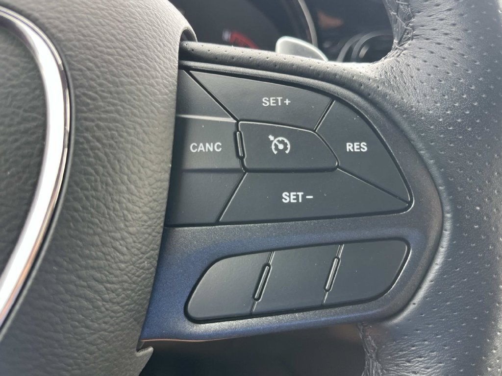 Used 2025 Dodge Durango GT AWD/4WD image 38