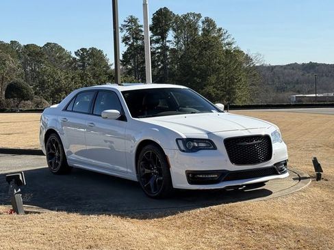 Used 2022 Chrysler 300 S image 9