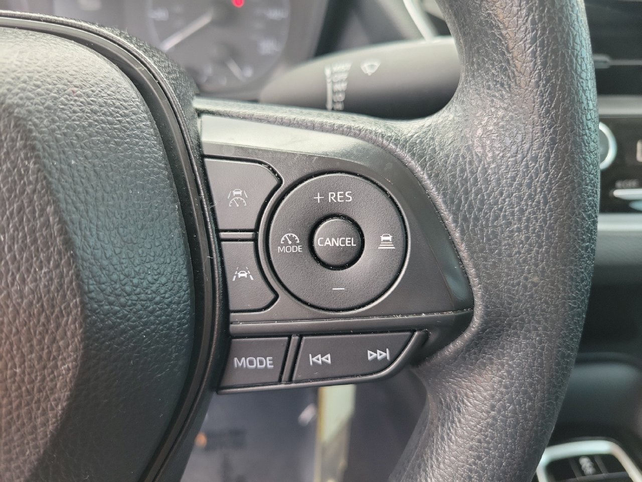 Used 2025 Toyota Corolla LE FWD image 20