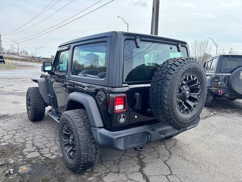 Used 2019 Jeep Wrangler Sport AWD/4WD image 2
