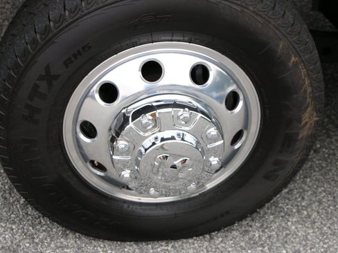 Used 2025 RAM 3500 Laramie AWD/4WD image 13
