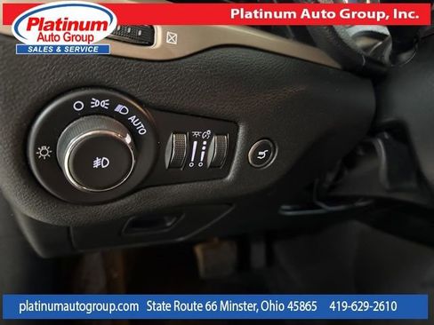 Used 2015 Jeep Cherokee Latitude w/ Comfort/Convenience Group image 22