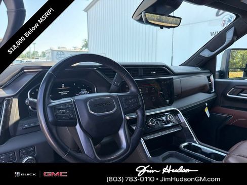 Used 2025 GMC Sierra 3500 Denali Ultimate AWD/4WD image 10