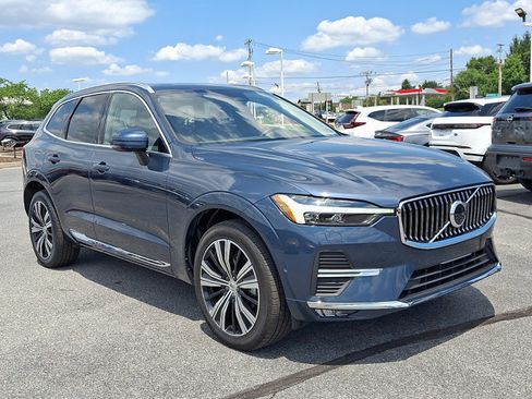 Used 2023 Volvo XC60 B5 Plus w/ Climate Package AWD/4WD image 1