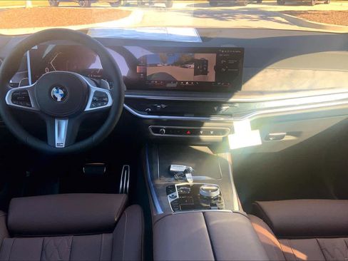 Used 2026 BMW X5 xDrive40i w/ Executive Package image 5