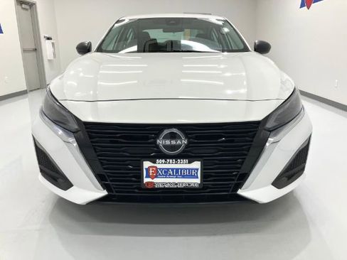Used 2025 Nissan Altima 2.5 SV FWD image 5