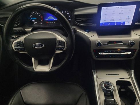 Used 2022 Ford Explorer XLT w/ Equipment Group 202A AWD/4WD image 22