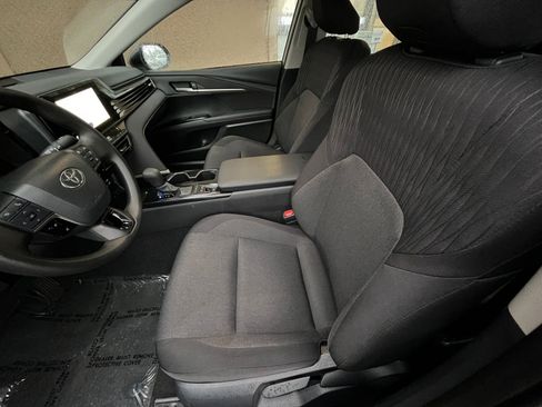 Used 2025 Toyota Camry LE image 27