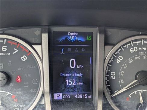 Used 2022 Toyota Tacoma SR5 AWD/4WD image 11