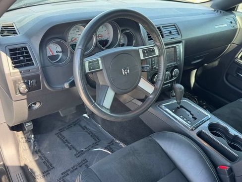 Used 2009 Dodge Challenger SRT8 RWD image 16