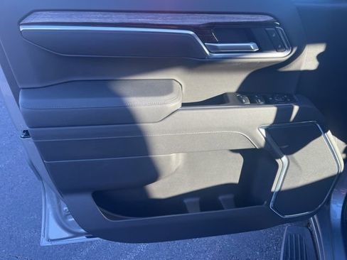 New 2026 GMC Sierra 1500 SLE w/ Preferred Package image 13