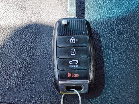 Used 2017 Kia Optima LX FWD image 27