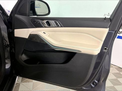 Used 2019 BMW X5 xDrive40i w/ Luxury Seating Package AWD/4WD image 19