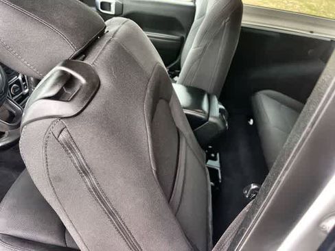 Used 2022 Jeep Wrangler Sport S image 13