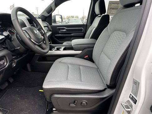 New 2026 RAM 1500 4x4 Crew Cab image 12