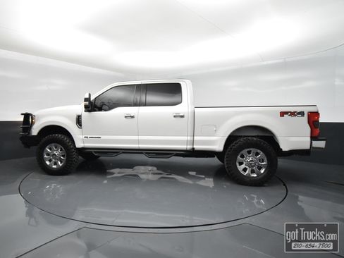 Used 2018 Ford F250 Lariat w/ Lariat Ultimate Package image 3