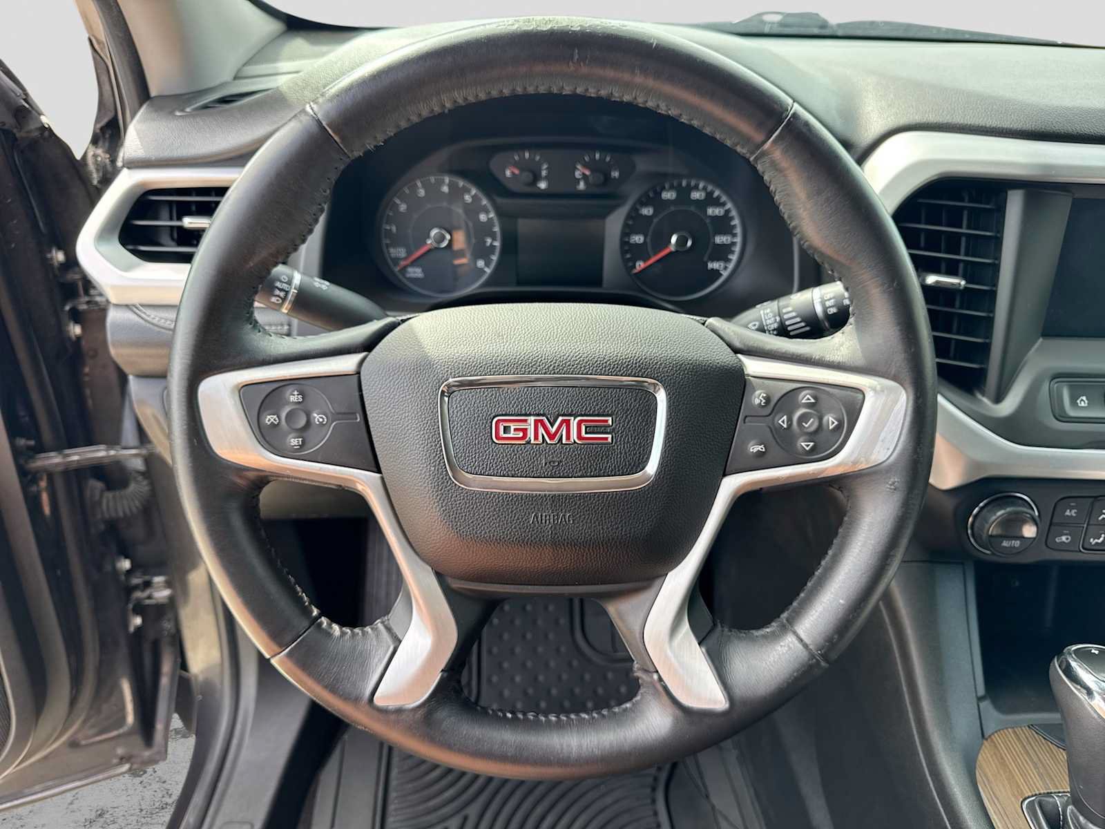 Used 2017 GMC Acadia SLE FWD image 23