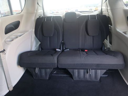 Used 2023 Chrysler Voyager LX FWD image 43