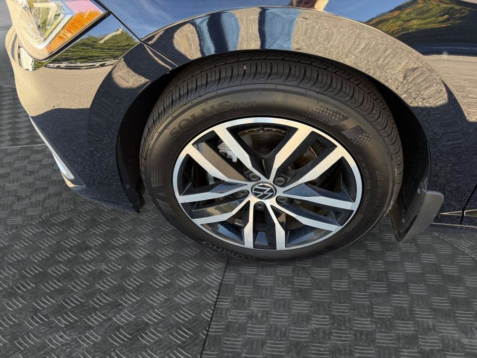 Certified 2026 Volkswagen Jetta SE FWD image 27