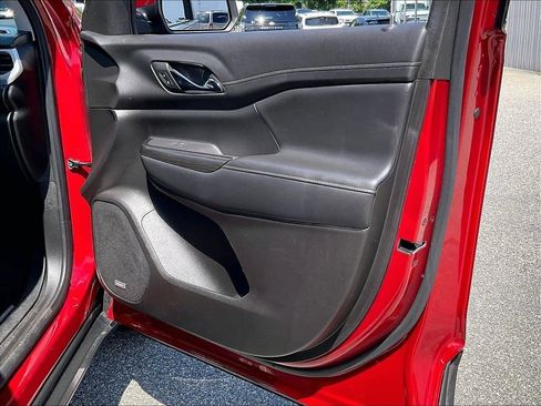 Used 2022 GMC Acadia SLT w/ LPO, Floor Liner Package AWD/4WD image 12