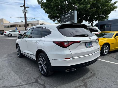 Used 2024 Acura MDX SH-AWD w/ Technology Package image 3