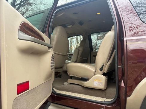 Used 2001 Ford Excursion Limited image 35