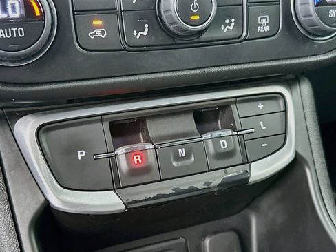 Used 2023 GMC Terrain SLT FWD image 18