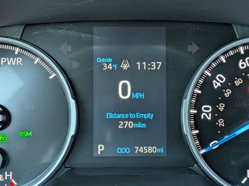 Used 2021 Toyota RAV4 XLE w/ Convenience Package image 29