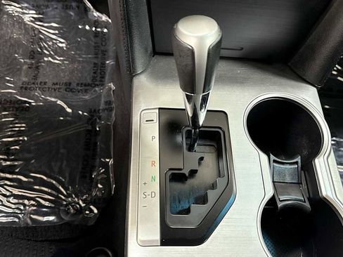 Used 2014 Toyota Camry SE image 21