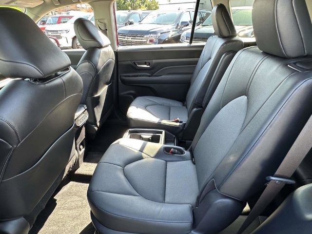 Used 2025 Toyota Grand Highlander FWD image 19