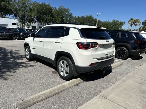Used 2018 Jeep Compass Latitude FWD image 6