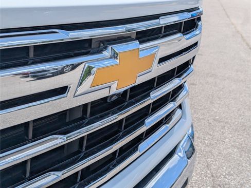 Used 2024 Chevrolet Silverado 2500 LTZ w/ LTZ Premium Package AWD/4WD image 5