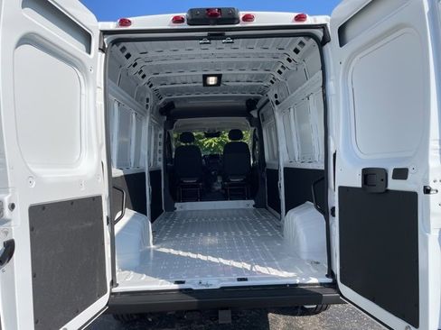 New 2025 RAM ProMaster 2500 w/ Convenience Group image 16